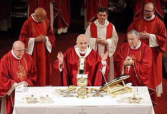 Msgr. Janez Pavel Dianin na slavnostni umestitvi za goriškega nadškofa: “Tukaj sem, da bi hodili skupaj”