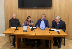 Okrogla miza o italijanskih koncentracijskih taboriščih: “Teh usod, ki so bile najbolj množične,  ne more prekriti noben mit”