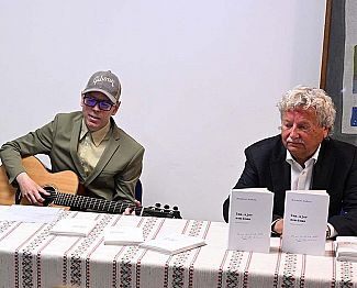 Knjiga Košutovih besedil za popevke