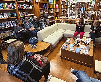 Pisanje kot iskanje zgodb iz resničnega življenja, Mateja Gomboc o knjigah za vse generacije