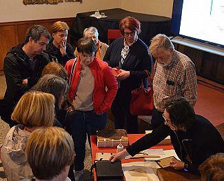 Kako ohranimo skrite zgodbe starih  knjig – Andreja Kozjek