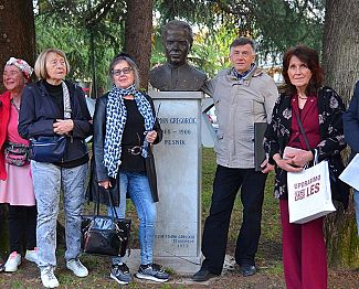 V senci prestolnice kulture, a v polnem siju poezije
