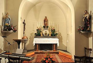 Blagoslov prenovitvenih del v cerkvi in okolici