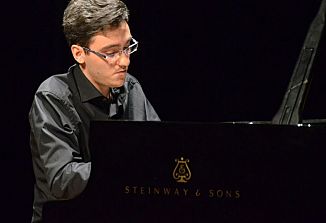 Zrel in polnokrven klavirski recital