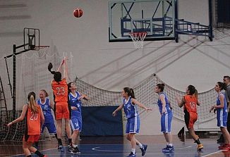 Mlade poletovke rasejo, ženska košarka mikavna za naše trenerje