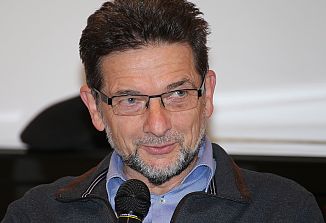 “Demokratično mentaliteto bi bilo treba vzgajati na več področjih”
