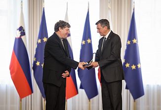 Predsednik republike Borut Pahor je vročil državno odlikovanje dr. Primožu Krečiču