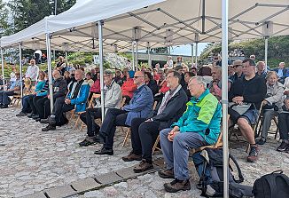 Romarji treh Slovenij povezani v eno domovino
