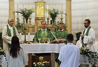 “Duhovnik je tisti, ki se zahvaljuje”: srebrna maša g. Bertolinija in p. Brescianija
