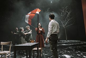 Čudovit odrski poklon literarni mojstrovini v koprodukciji Drame SNG Maribor in Cankarjevega doma Ljubljana