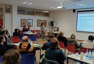 Koraki k uspešni večjezični vzgoji; srečanje za starše, strokovnjake in šolnike
