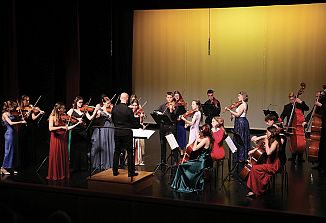 Simfonija združenih talentov komornega orkestra NOVA na Snovanjih