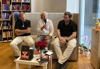 Predstavitev romana Marija Čuka Zlato zrno, “ki bi ga vsadili vase, da potem znova zaživimo”