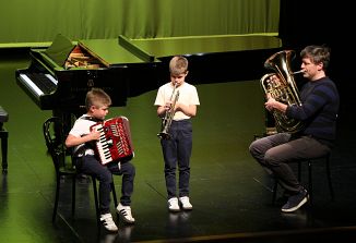 Raznolik Glasbeni mozaik SCGV Emil Komel