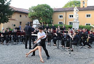 V ognjevitem ritmu latinskoameriške glasbe