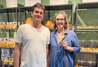 “Kruh je srce naše zgodbe, vsakdanji ritual in temelj, na katerem gradimo”