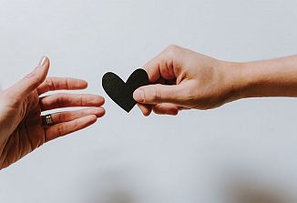 Hvaležni ali podkupljivi?