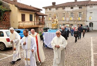 Rožnovensko Mater Božjo so počastili s procesijo in štruklji