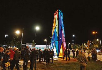 GO! Pharus, obelisk kulture  in luč miru