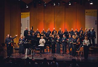 Bachovi korali in instrumentali –  Vrhunskim glasbenikom so se pridružili tudi pevci SCGV Emil Komel