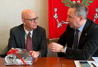 Prefekt Petronzi na vljudnostnem obisku z županom o kulturni raznolikosti in varnosti