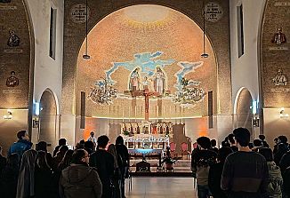 Svetilke v noči – nova pot srečevanja mladih z vero