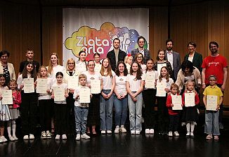 Bliža se 23. revija Zlata grla, možna je prijava na tekmovalni in netekmovalni koncert