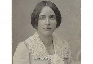 Zofka Kveder ali Zofka Kvedrova?