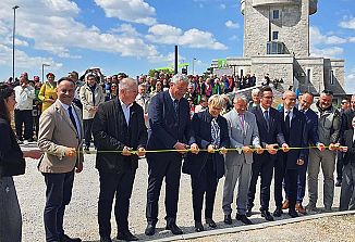 Na Cerju odprli novo daljinsko pešpot Zeleno srce Krasa – pohodnike vabijo na območje, kjer je divjal ogenj