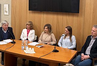 Literarno nagrado vstajenje je prejela Mladika, revija, ki spodbuja literarno ustvarjalnost