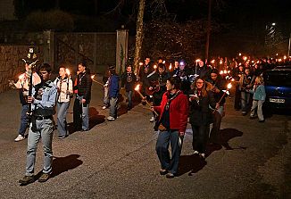 S križem v roki in z bližnjim v srcu
