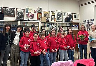 Materinski dan v Tržiču ob dogodivščinah male junakinje iz knjige Naša Dojenčica