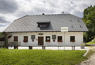 Kdo se boji zamejskih Slovencev?