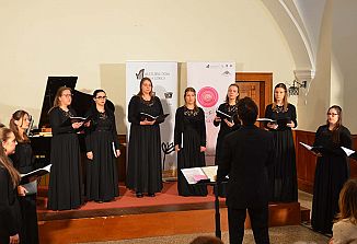 Cvetlični samospevi z vrtov svetega Frančiška, koncert Dekliškega pevskega zbora Igo Gruden na Kostanjevici