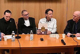 Knjiga, ki pojasnjuje slovensko preteklost in razlaga njeno sedanjost