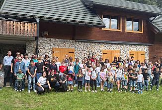 Pozdrav poletju iz Gorice, učenci SCGV Emil Komel na gostovanju v Naborjetu