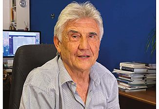 Petdeset let od oltarja med ljudi in za ljudi