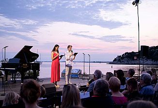 “Note v portiču” znova glasbeno obarvale Devin