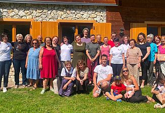 Kamišibajkarji iz Slovenije in zamejstva ustvarjali v Žabnicah