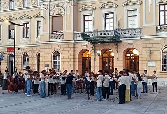 Evropski mladinski orkester ESYO nastopil na Trgu Evrope