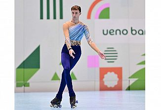 Stefanu Tomsicu je kotalkarsko obleko sešila prijateljica